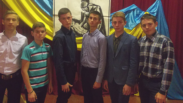 Учні, які приймали участь у виховній годині виховна година "Голодомор 1932-1933р."